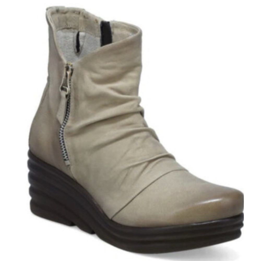 leather Miz Mooz Zuzu wedge booties People Size 36 US 5.5